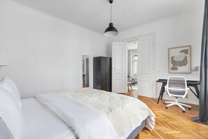 Iron/ironing board, WiFi, bed sheets - Blueground | Neubau, washer/dryer, nr MuseumsQuartier (Vienna)