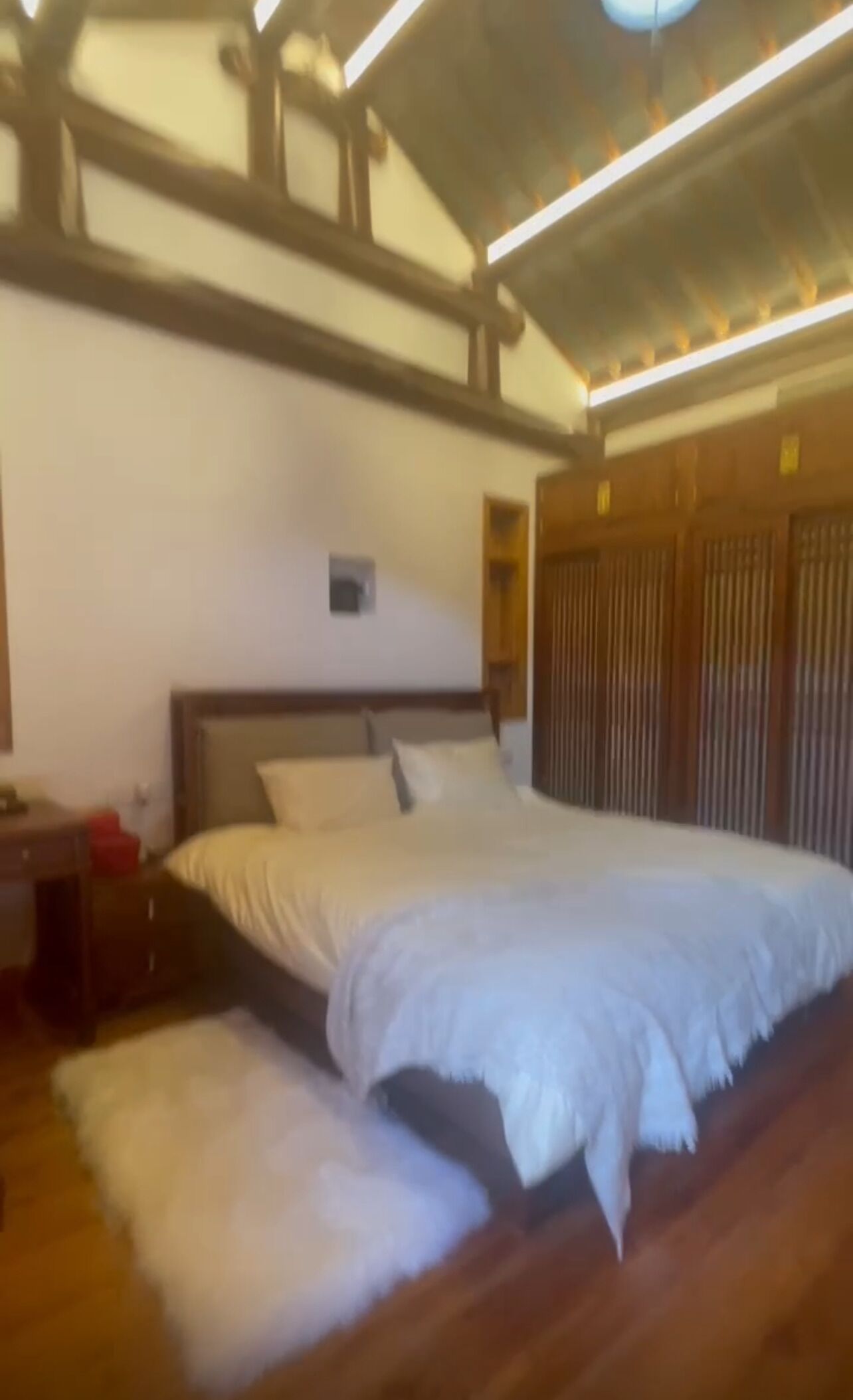 Deluxe tweepersoonskamer, 1 kingsize bed | Een bureau, een laptopwerkplek, gratis wifi
