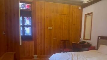 Chambre Deluxe double | Bureau, espace de travail pour ordinateurs portables