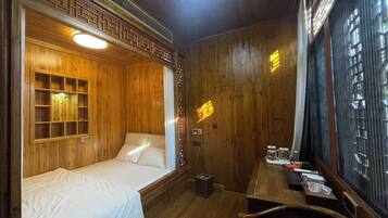 Desk, laptop workspace, free WiFi