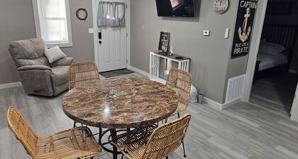 Nautical 3-bedroom house in downtown Joplin, close to shopping and coffee shops.