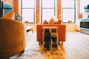 Stereo - Historic 2BR suite in Halifax w/ Free Parking (Halifax)