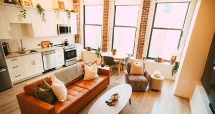 Historic Charming 2BR Apartment DT Halifax