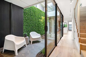 Interior - Stylish 3-Bed Home Near South Melbourne Market (South Melbourne)