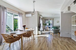 Dining - Villa Eva Breeze by Ezoria Villas (Coral Bay)