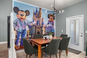Dining - Family-Friendly Resort Getaway, Minutes to Disney (Davenport)