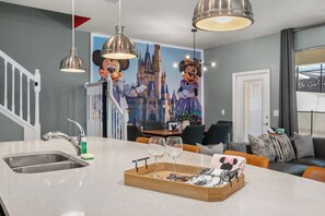 Interior - Family-Friendly Resort Getaway, Minutes to Disney (Davenport)
