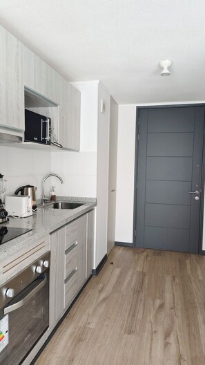 Private kitchen - Moderno impecable Cercano a terminales (Temuco)