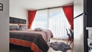Apartamento conforto, sacada, vista para a cidade | Quartos à prova de som, Wi-Fi de cortesia