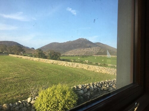 Binnian View Apartment - Sleeps 4