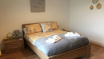 Bügeleisen/Bügelbrett, WLAN, Bettwäsche