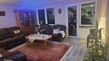 TV, peis og stereoanlegg