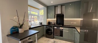 Family/small group-Wifi-Garden-Parking-Sleeps 6