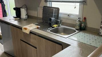 Køkkentøj/tallerkener/redskaber