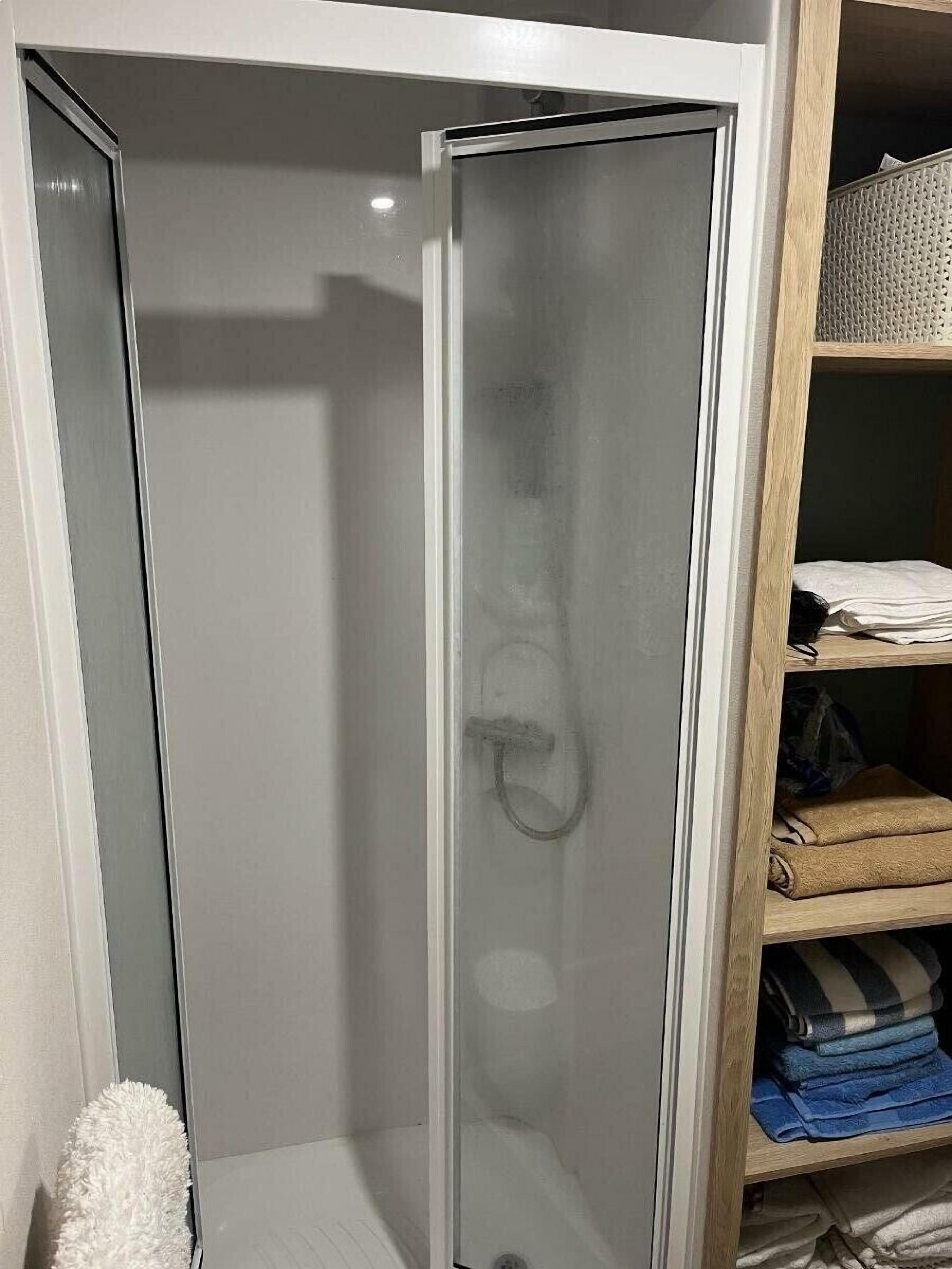 Ducha y secador de pelo