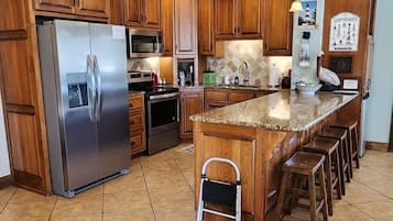 Mikrowelle, Ofen, Herdplatte, Geschirrspüler