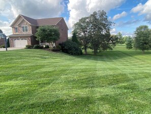 Property grounds - Large Home with Entertainment Options Galore (Elizabethtown)