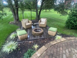 Terrace/patio - Large Home with Entertainment Options Galore (Elizabethtown)