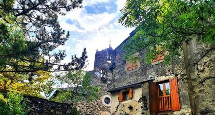 Chalet 5 rooms. 10 people, Garden BBQ, Pool and Fire place