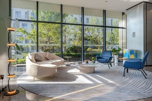 Sala de estar en el lobby