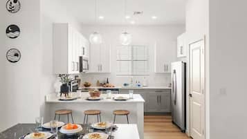 Micro-ondas, fogão, cooktop, lava-louças