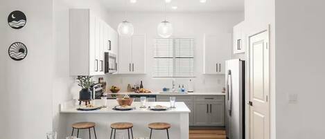 Mikrowelle, Ofen, Herdplatte, Geschirrspüler