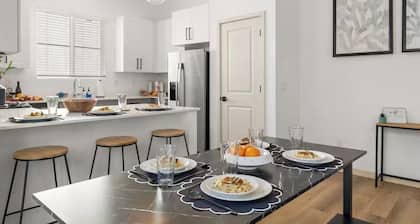 2-bedroom bungalow in delightful Casa Grande with AC