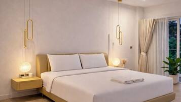 Suíte, micro-ondas, vista para o canal | Cofres nos quartos, escrivaninha, espaço de trabalho para notebook