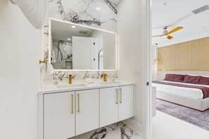 3 chambres, fer et planche à repasser, accès Internet, draps fournis