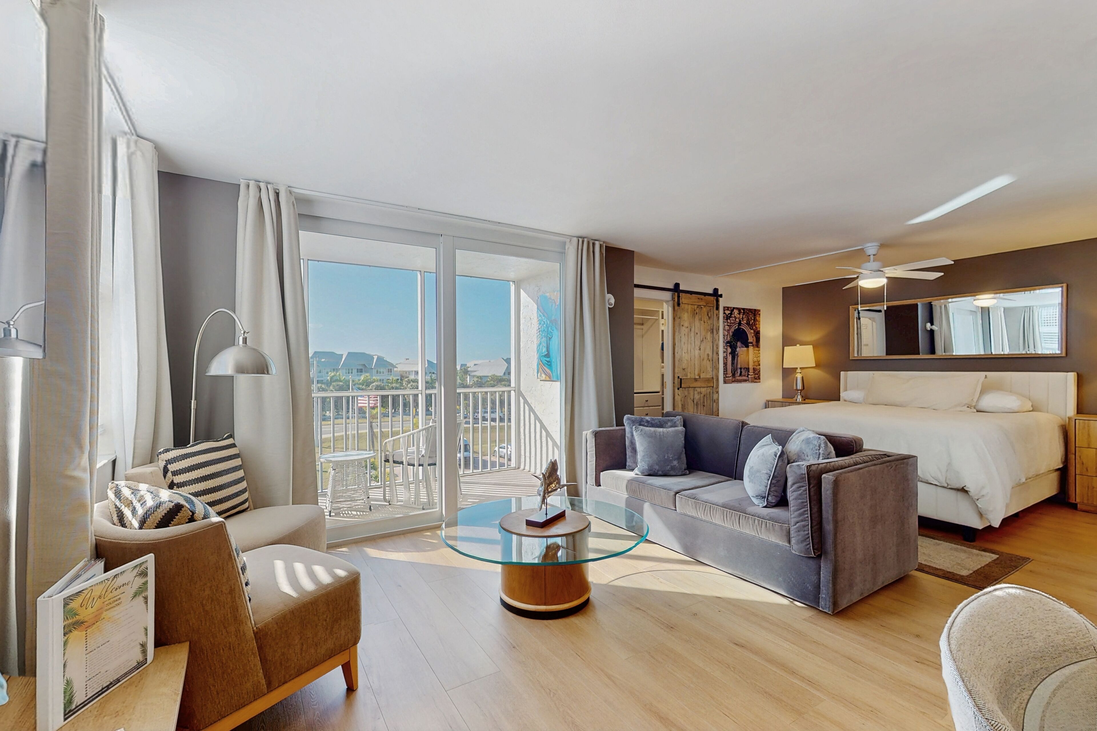 Iron/ironing board, Internet, bed sheets