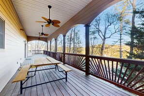 Outdoor dining - Riverfront cabin with 4 bed/3.5 bath- hot tub, pool, firepit, views & Central AC (Ellijay)