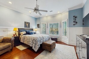 4 bedrooms, Internet, bed sheets - Riverfront cabin with 4 bed/3.5 bath- hot tub, pool, firepit, views & Central AC (Ellijay)