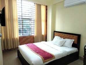 Deluxe Double Room, City View | Free WiFi - Hotel Grand Zafran Sylhet (Sylhet)