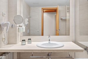 Bathroom - B&b Hotel Tarragona Valls  (Valls)