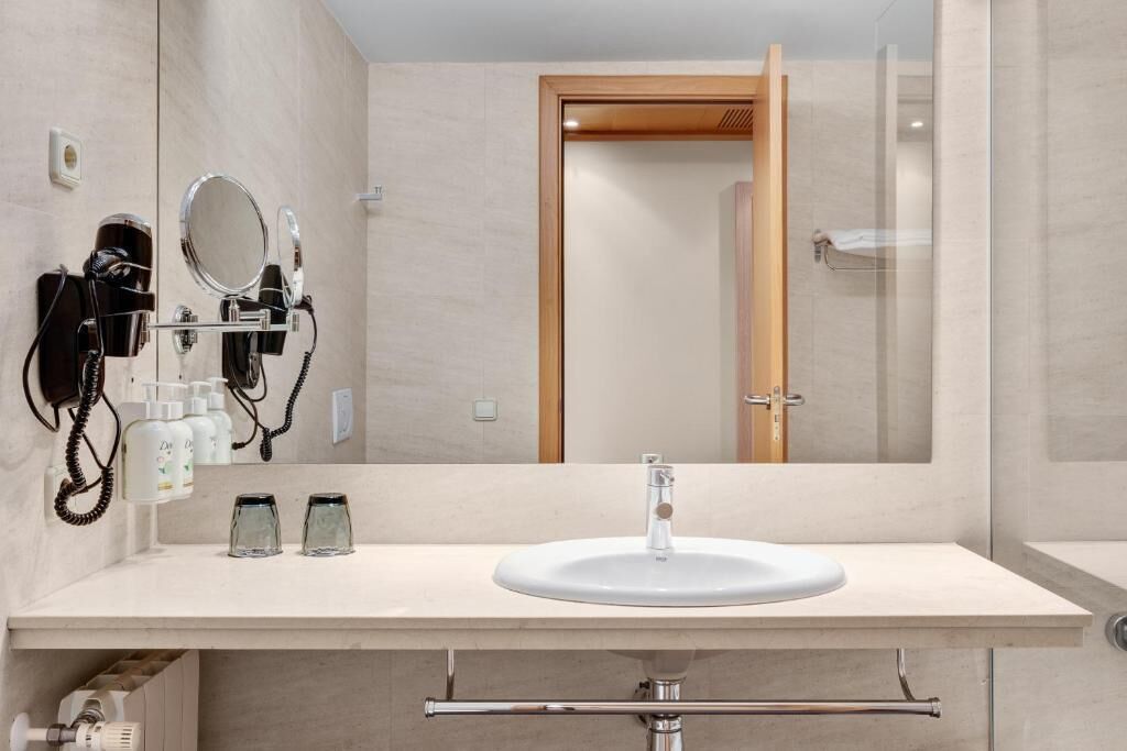 Superior Double Room | Bathroom