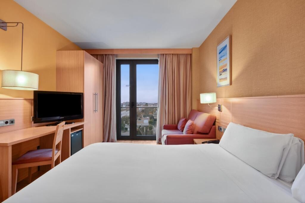 In-room safe, soundproofing, free WiFi, wheelchair access
