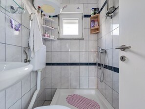 Bathroom / Wellness - Beach Vibes by Interhome (Rogoznica)