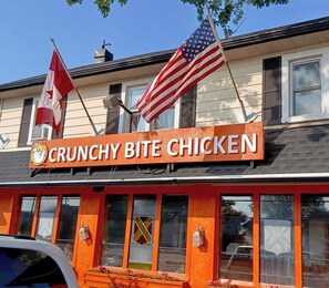 Exterior - Rocky Mountain Lodge & Suites (Renfrew)