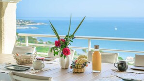 Unclassified image, 4 of 17, button - Sainte Maxime - Amazing sea view villa (STE MAXIME)