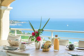 Outdoor dining - Sainte Maxime - Amazing sea view villa (STE MAXIME)