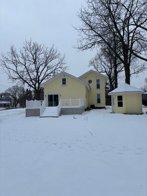 Exterior - Spacious 4-bedroom house in peaceful Erie perfect for multiple cupules & familie (Erie)