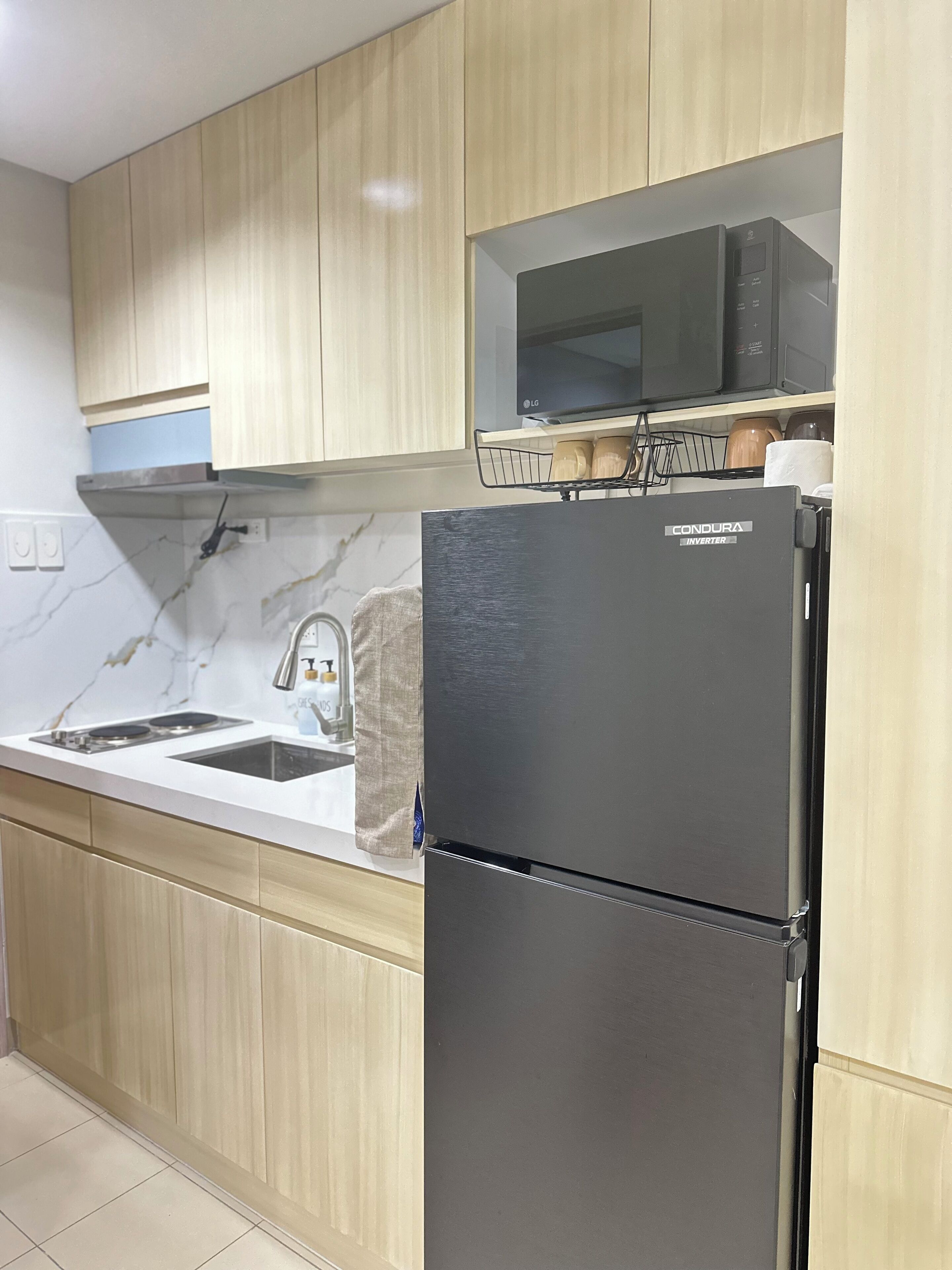 冷蔵庫、電子レンジ、コンロ、電気ポット