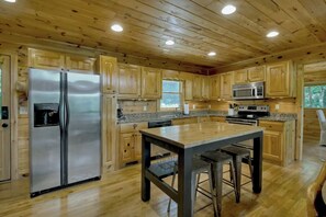 Fridge, microwave, oven, stovetop - 3BR Aska Cabin Near Toccoa River - Hot Tub + Views (Blue Ridge)