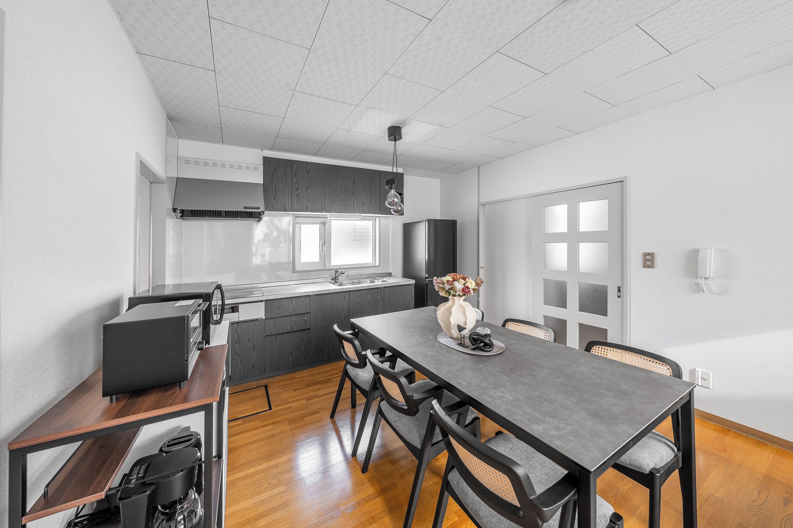 客室内のダイニングエリア