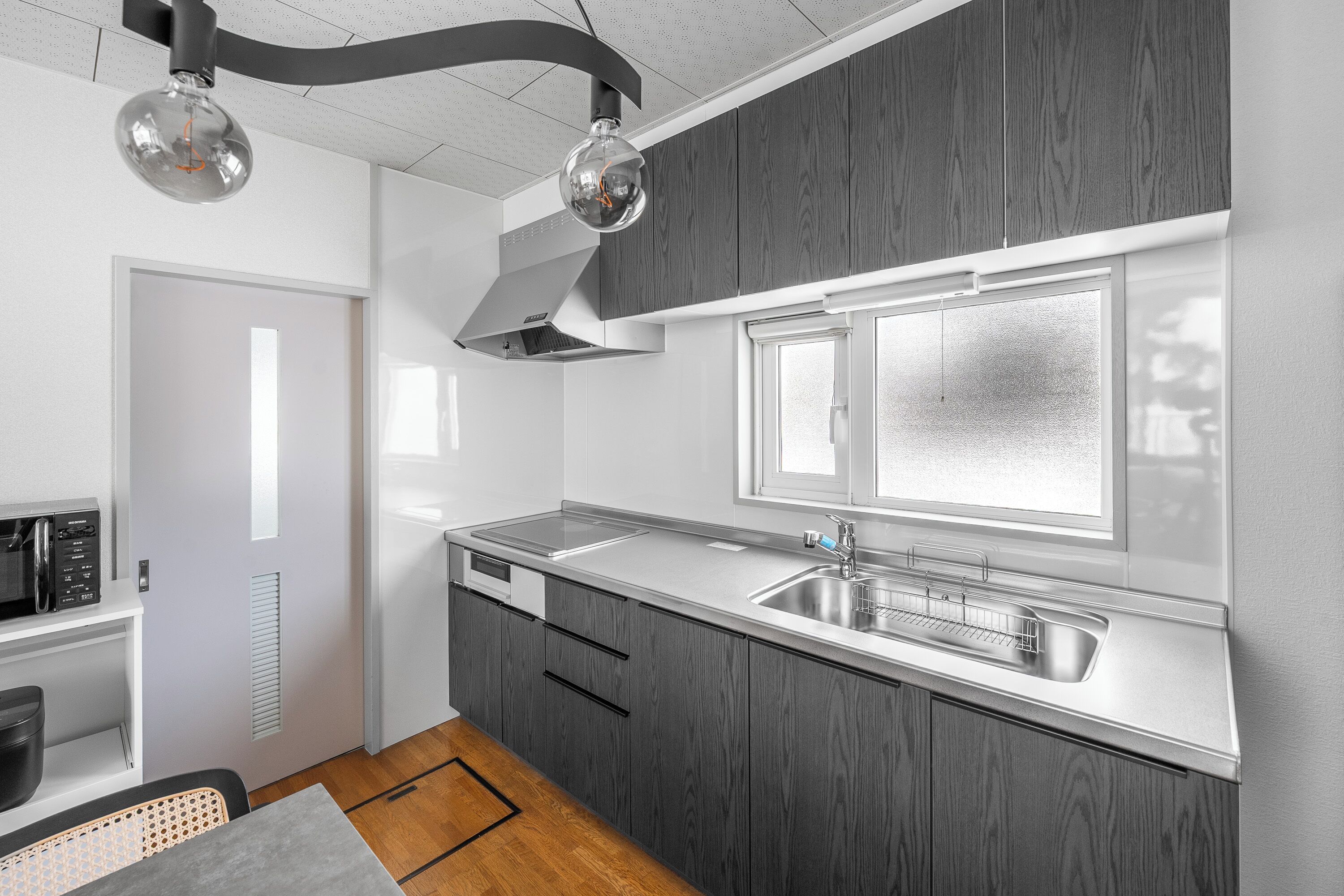 Fridge, microwave, stovetop, cookware/dishes/utensils