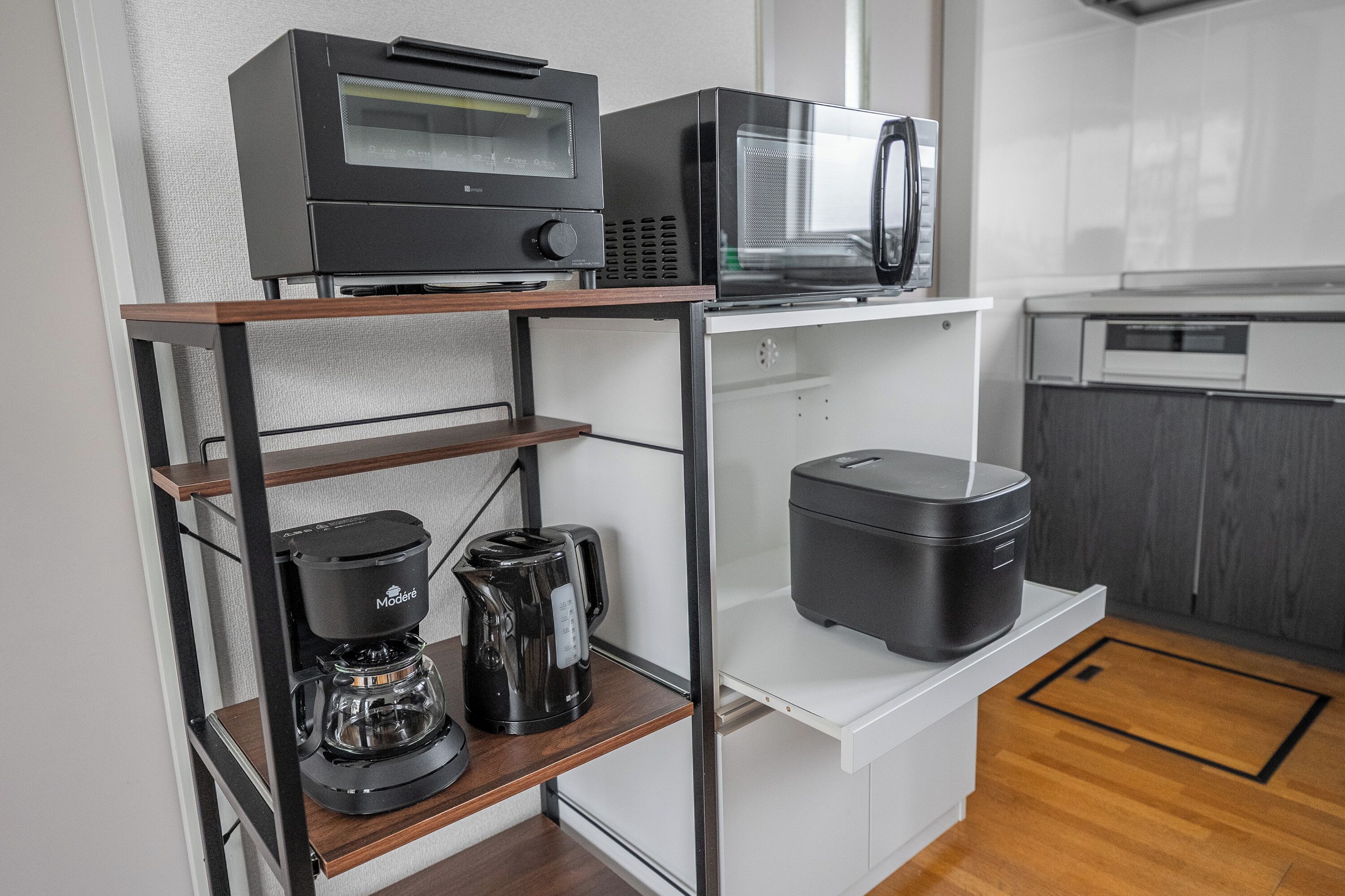 冷蔵庫、電子レンジ、コンロ、炊飯器