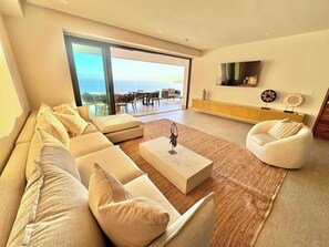 TV, table football, offices - Panarea 7D | 7th Floor Beachfront 4BR Ocean Views (Bucerías)