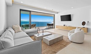 TV, table football, offices - Panarea 5D | Beachfront 4BR + Panoramic Ocean View (Bucerías)