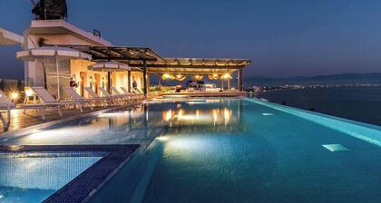 Panarea 4D | Beachfront 4BR w Stunning Ocean Views