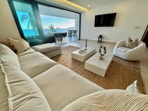 TV, table football, offices - Lux Beachfront 4BR + Outdoor Kitchen | Panarea 2D (Bucerías)